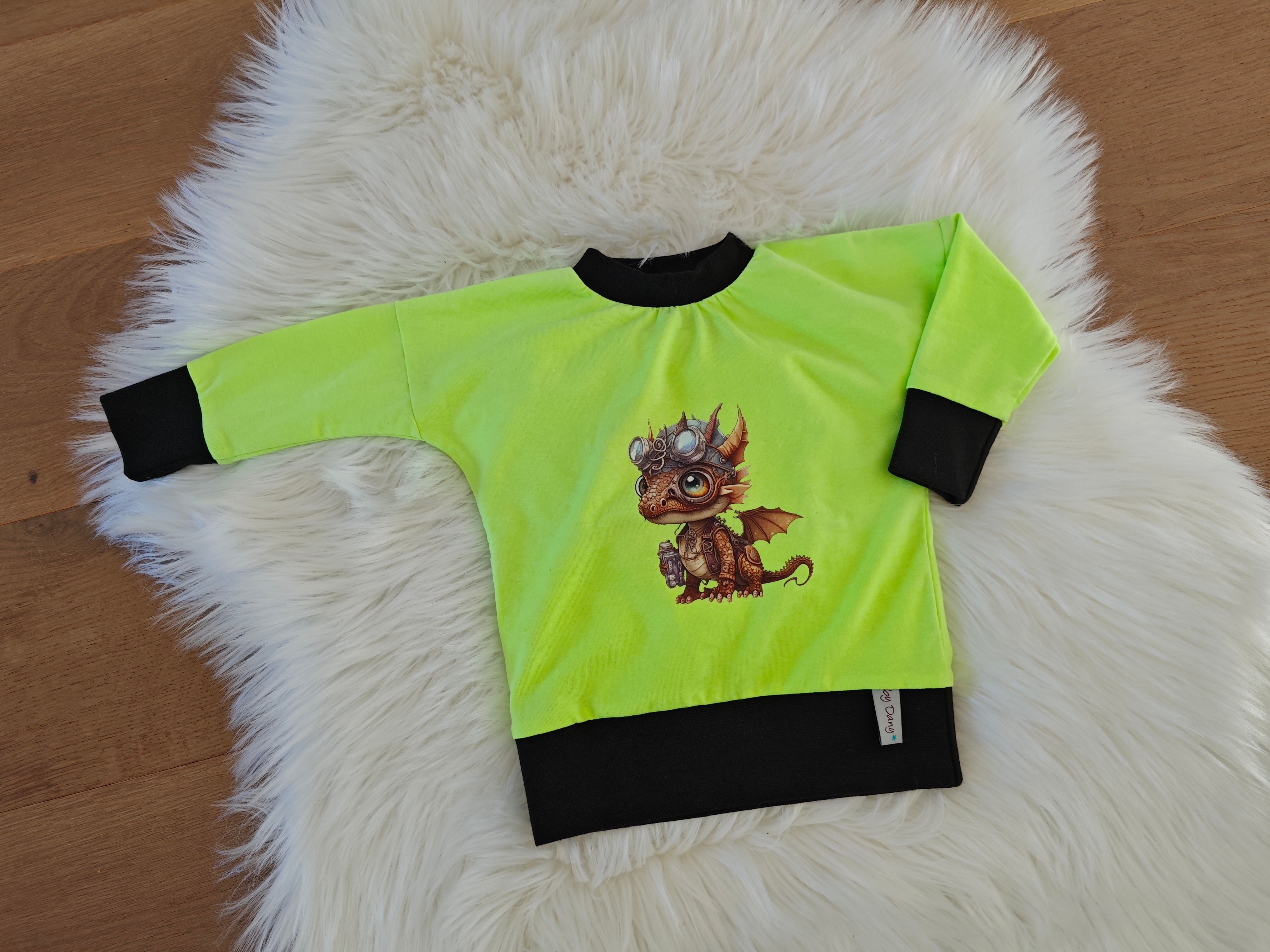 Pullover Neongelb mit Drachen Bügelbild 74