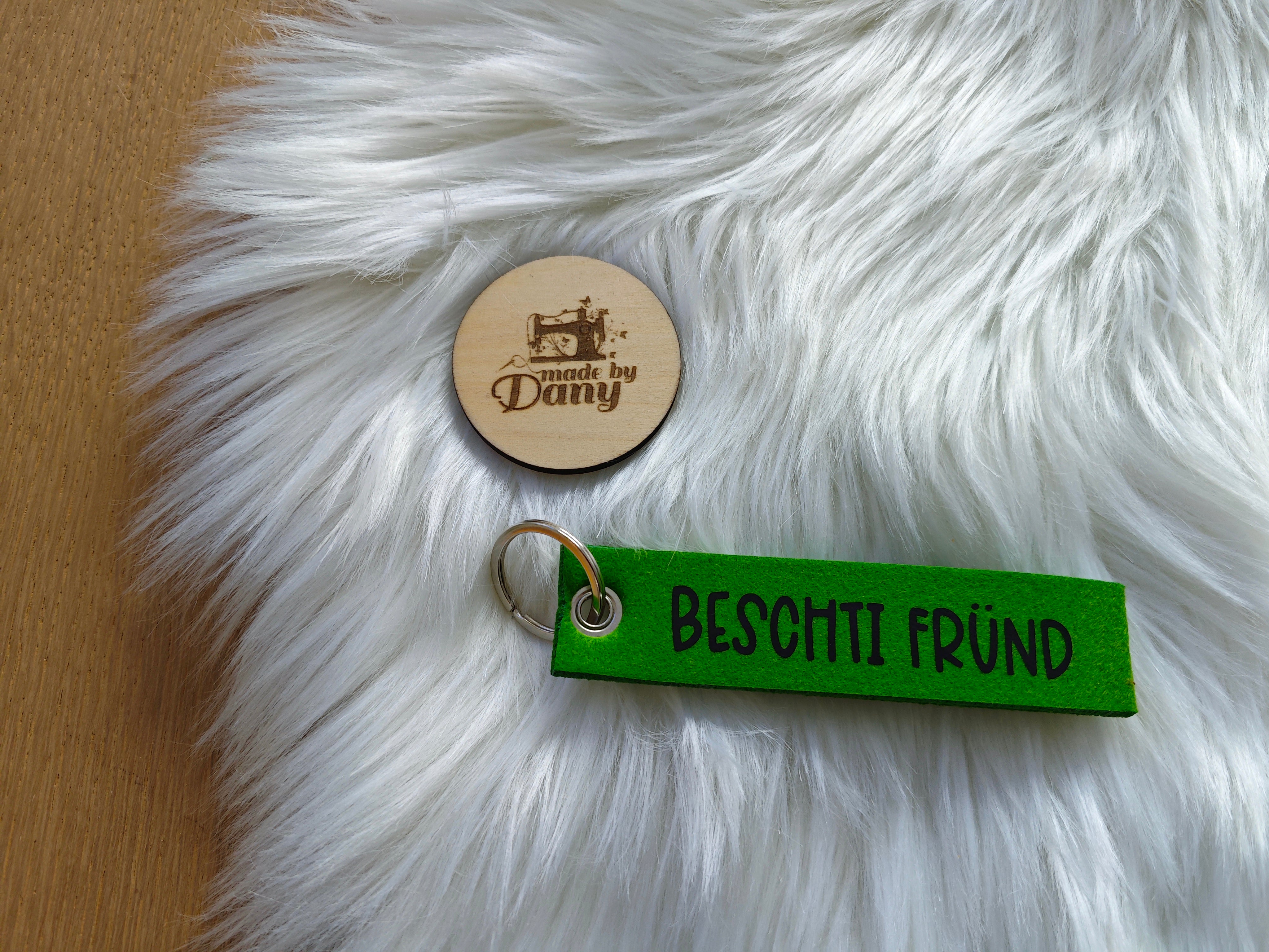 Filz Schlüsselanhänger Beschti Fründ - grasgrün