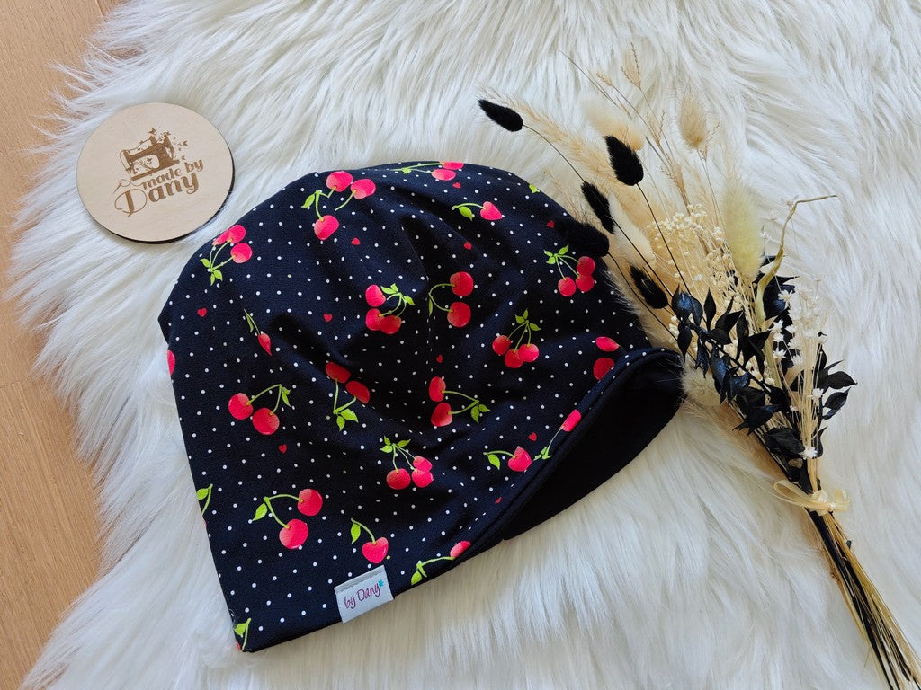 Wendemütze Kirschen schwarz ca. 56-58