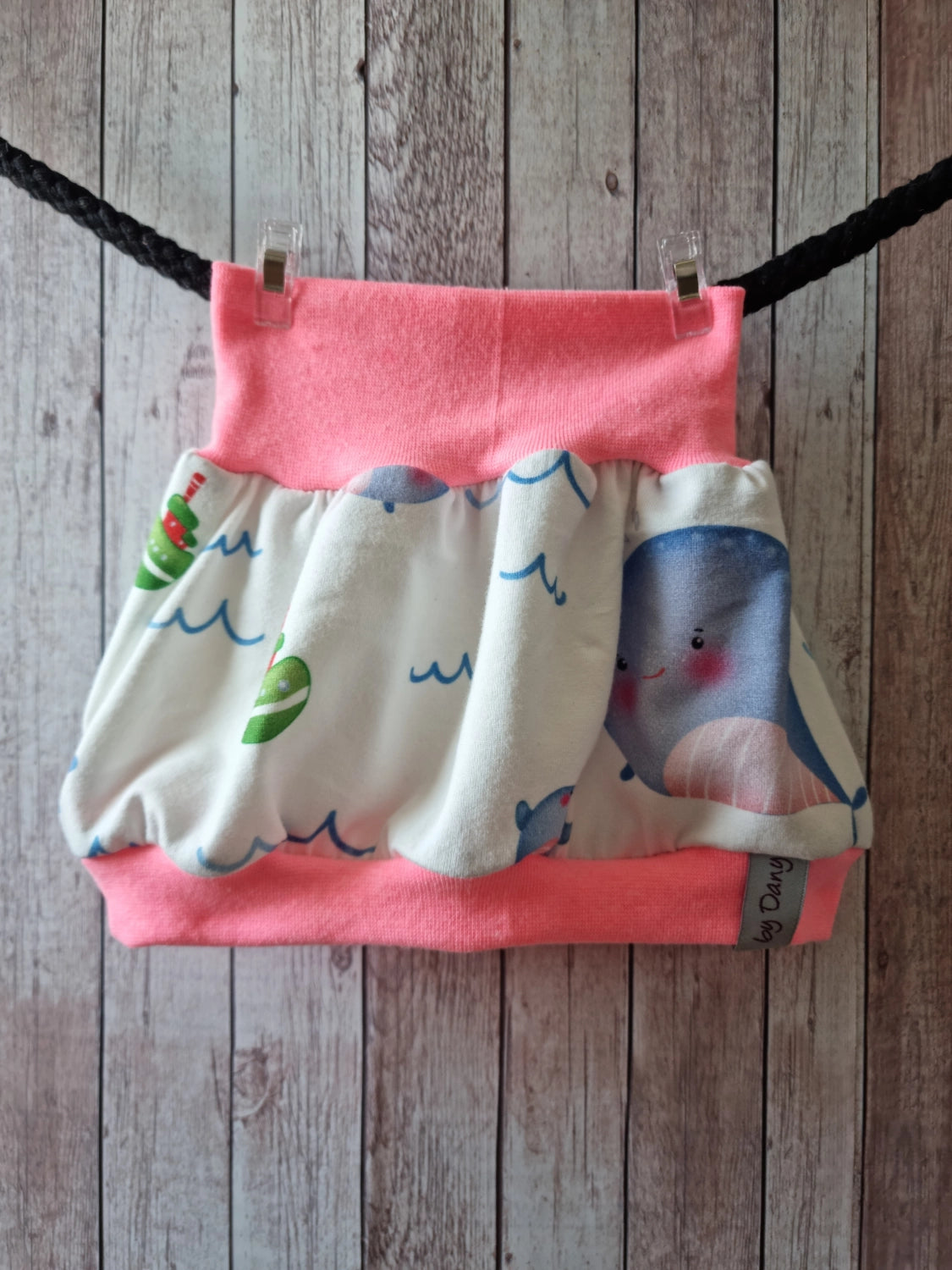 Ballonrock Grosser Wal mit Schiff 62