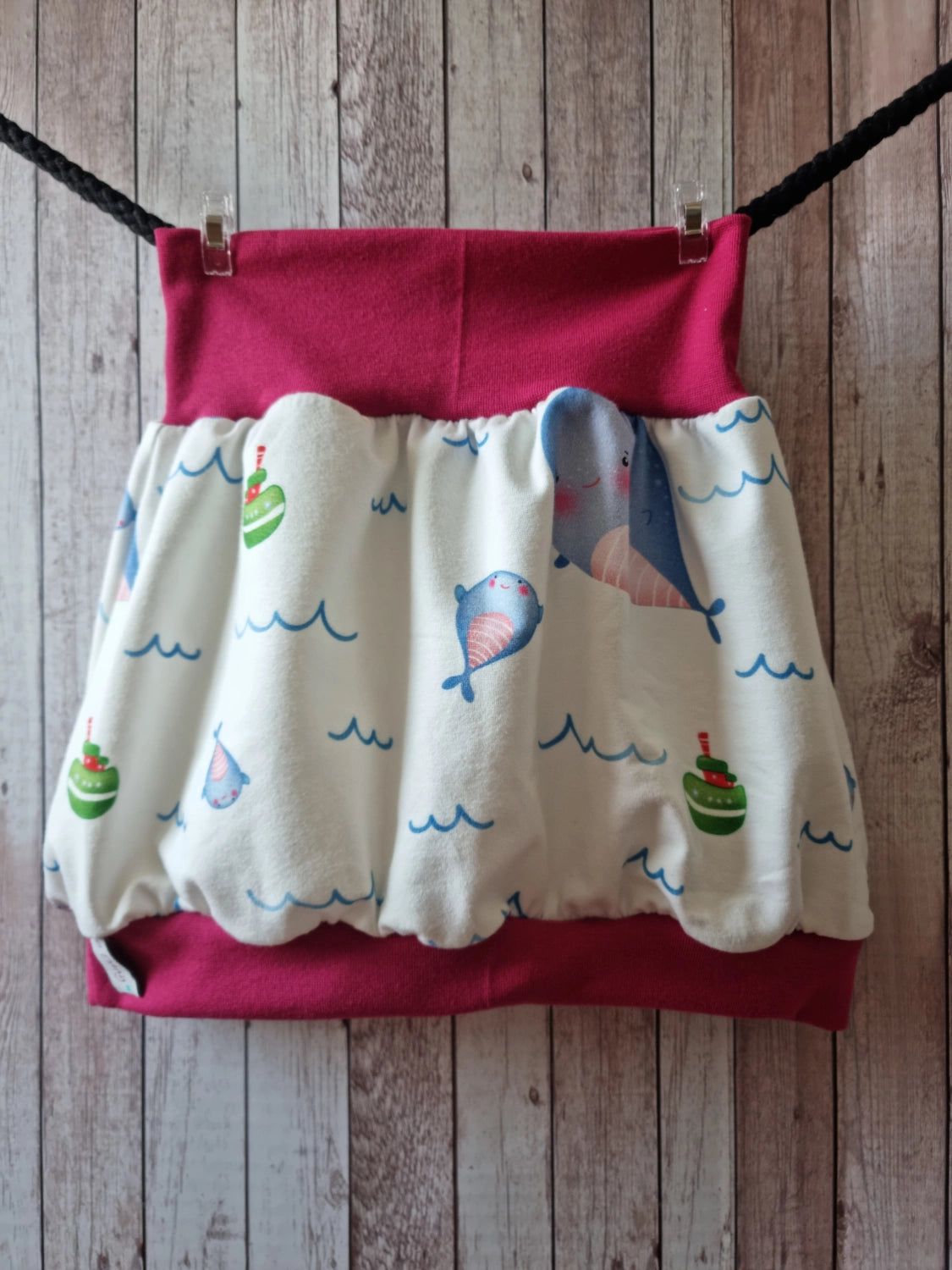 Ballonrock Grosser Wal mit Schiff 110