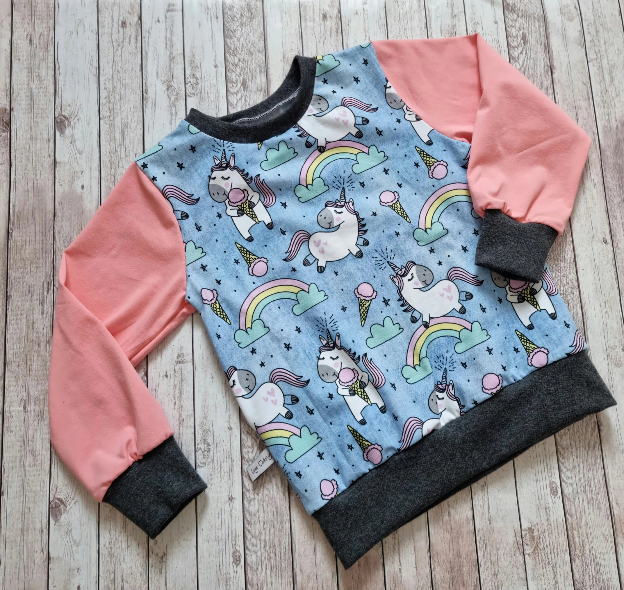 Pullover Einhon mit Eis & Regenbogen 104