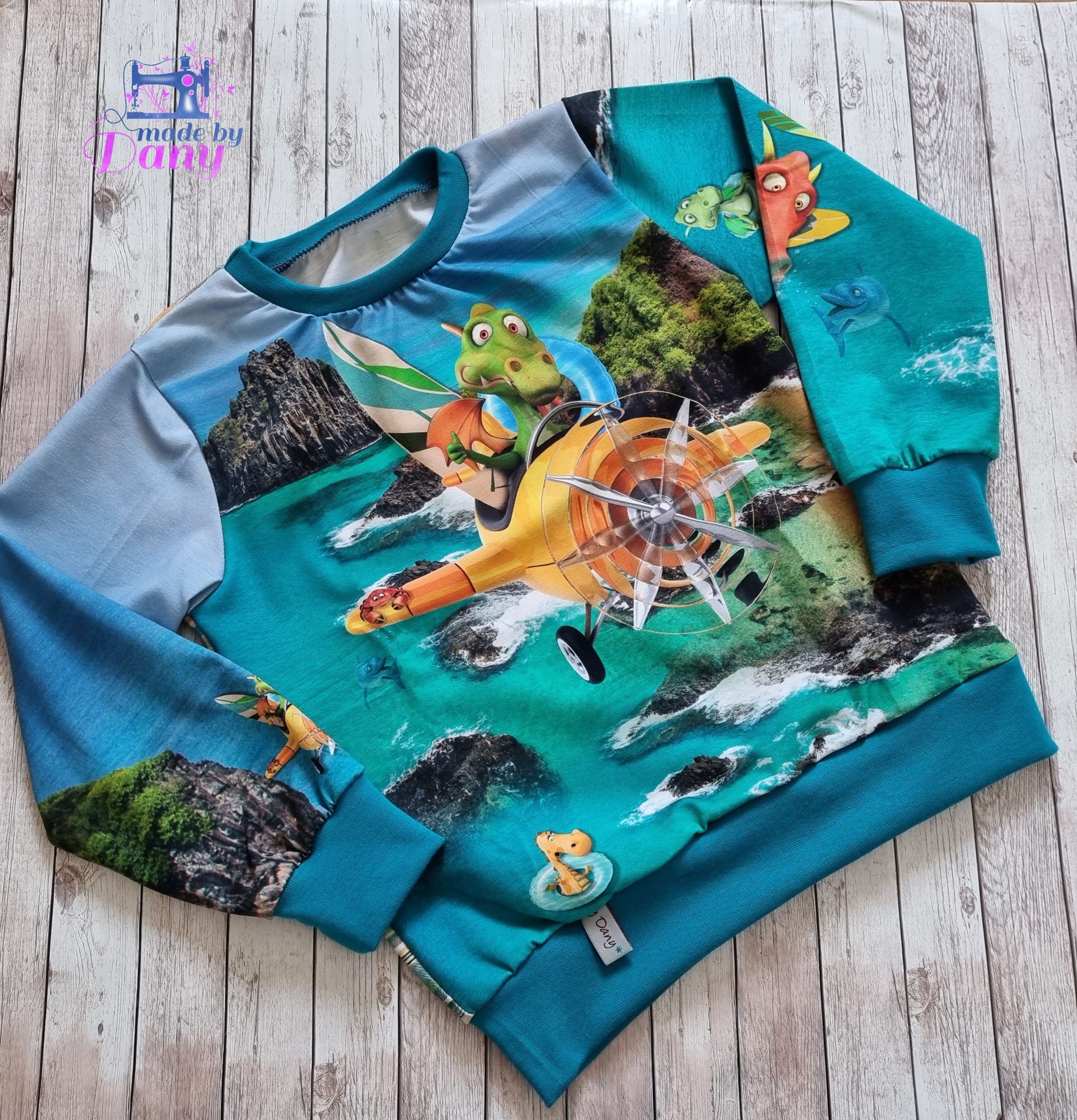 Pullover Dino im Flugzeug 110