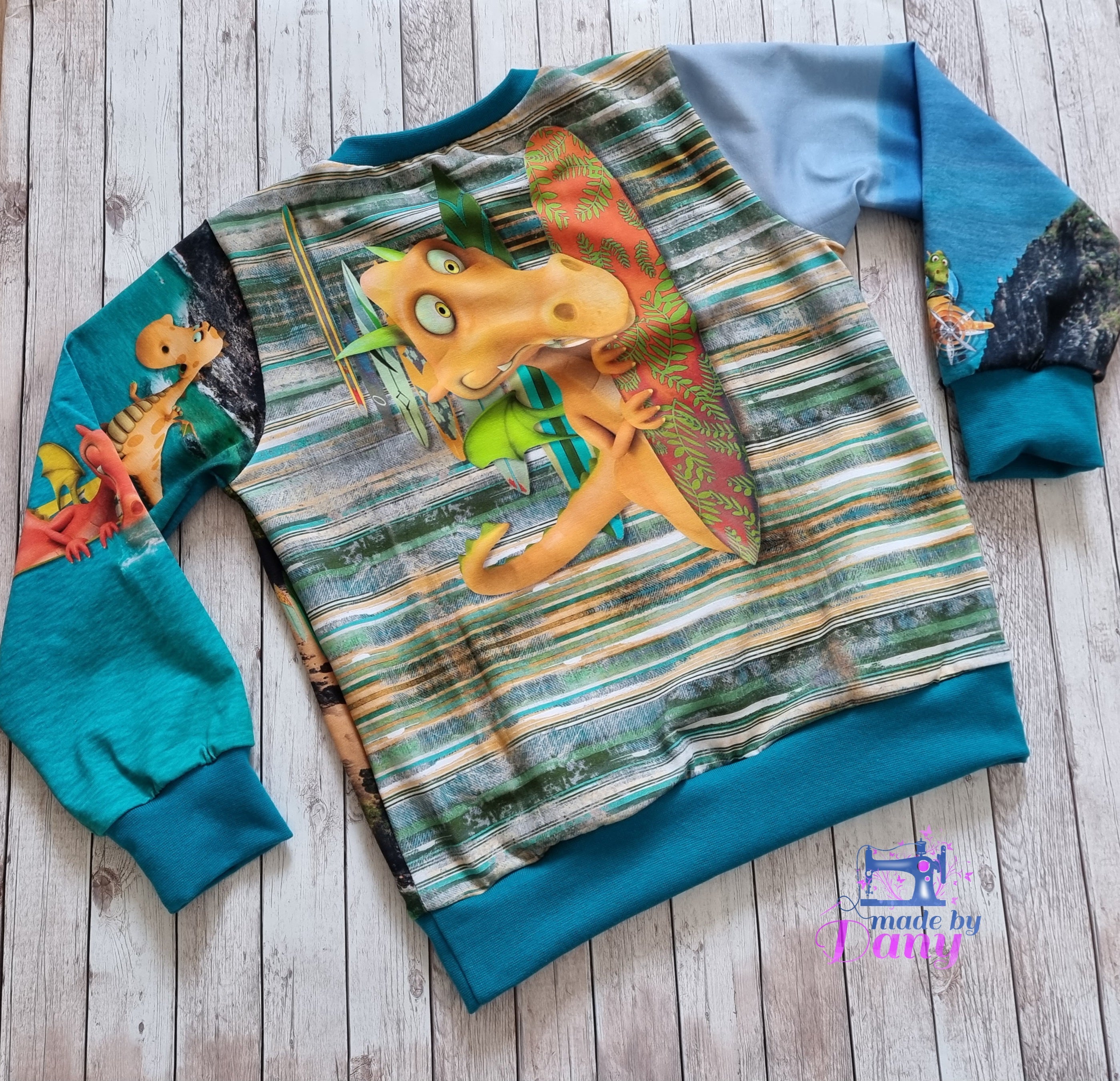 Pullover Dino im Flugzeug 110