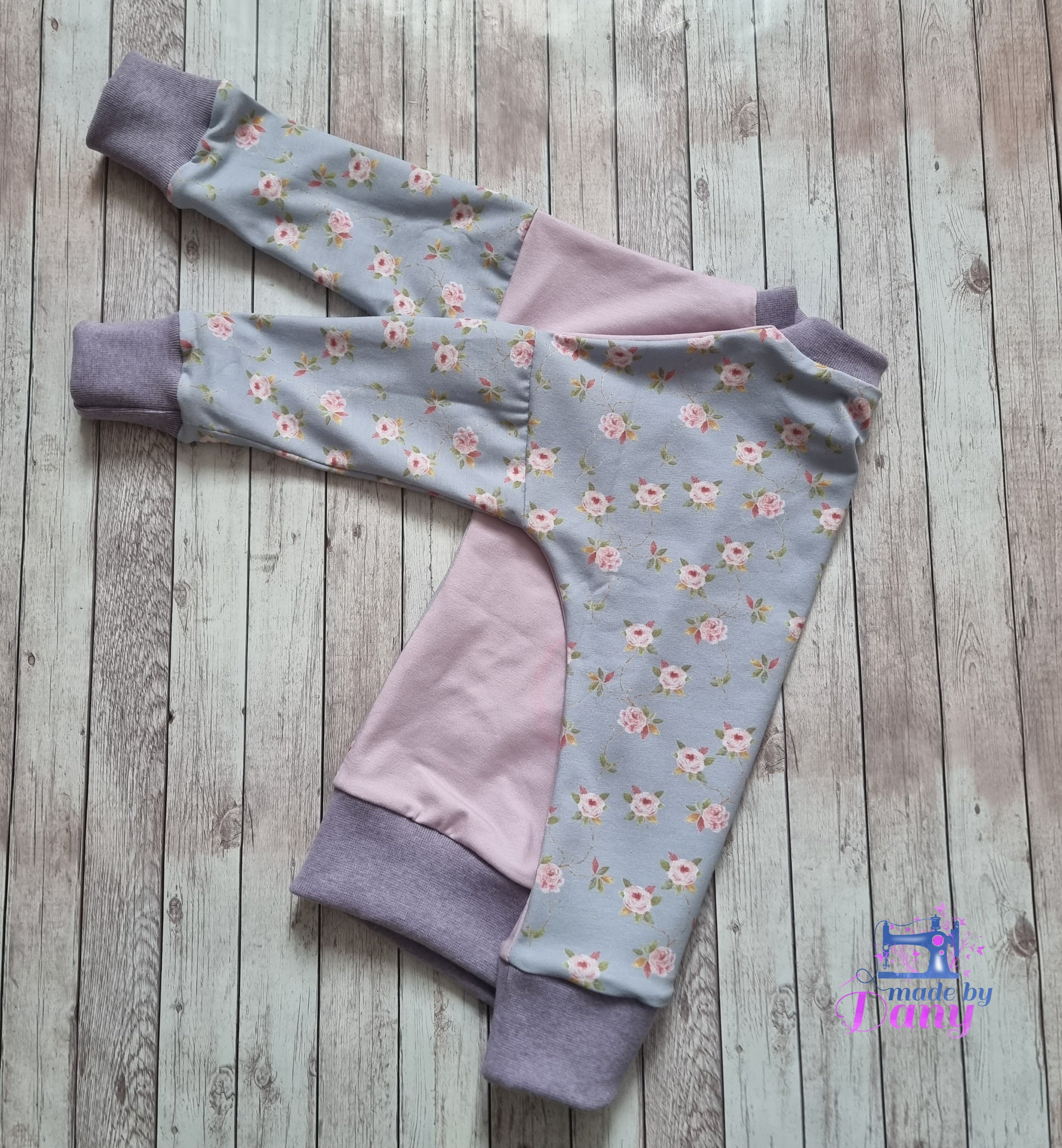 Pullover Blumen Häschen 98