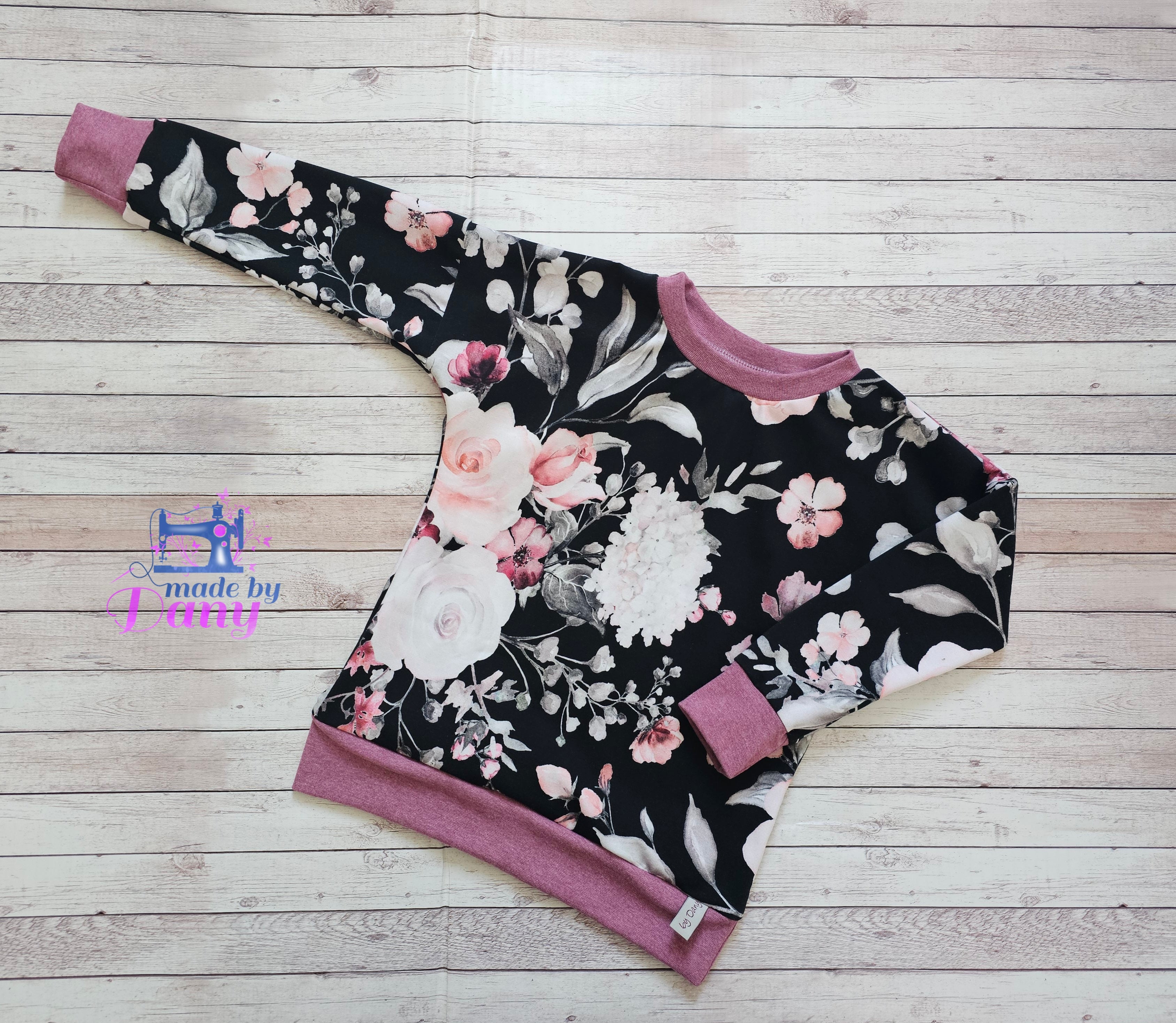 Pullover schmal geschnitten Blumengemälde schwarz 110