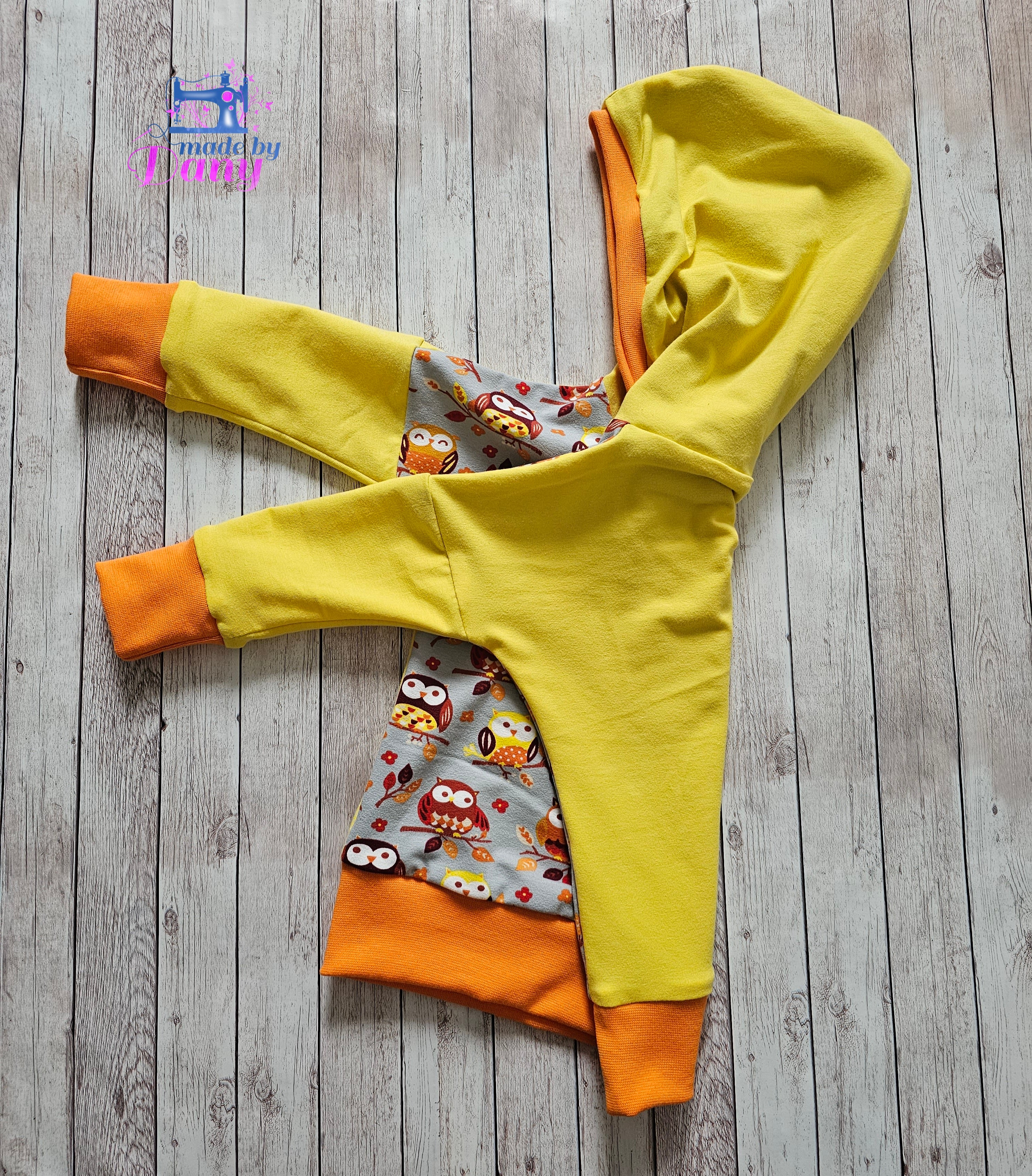 Kapuzenpullover Eulen grau, orange, gelb 74