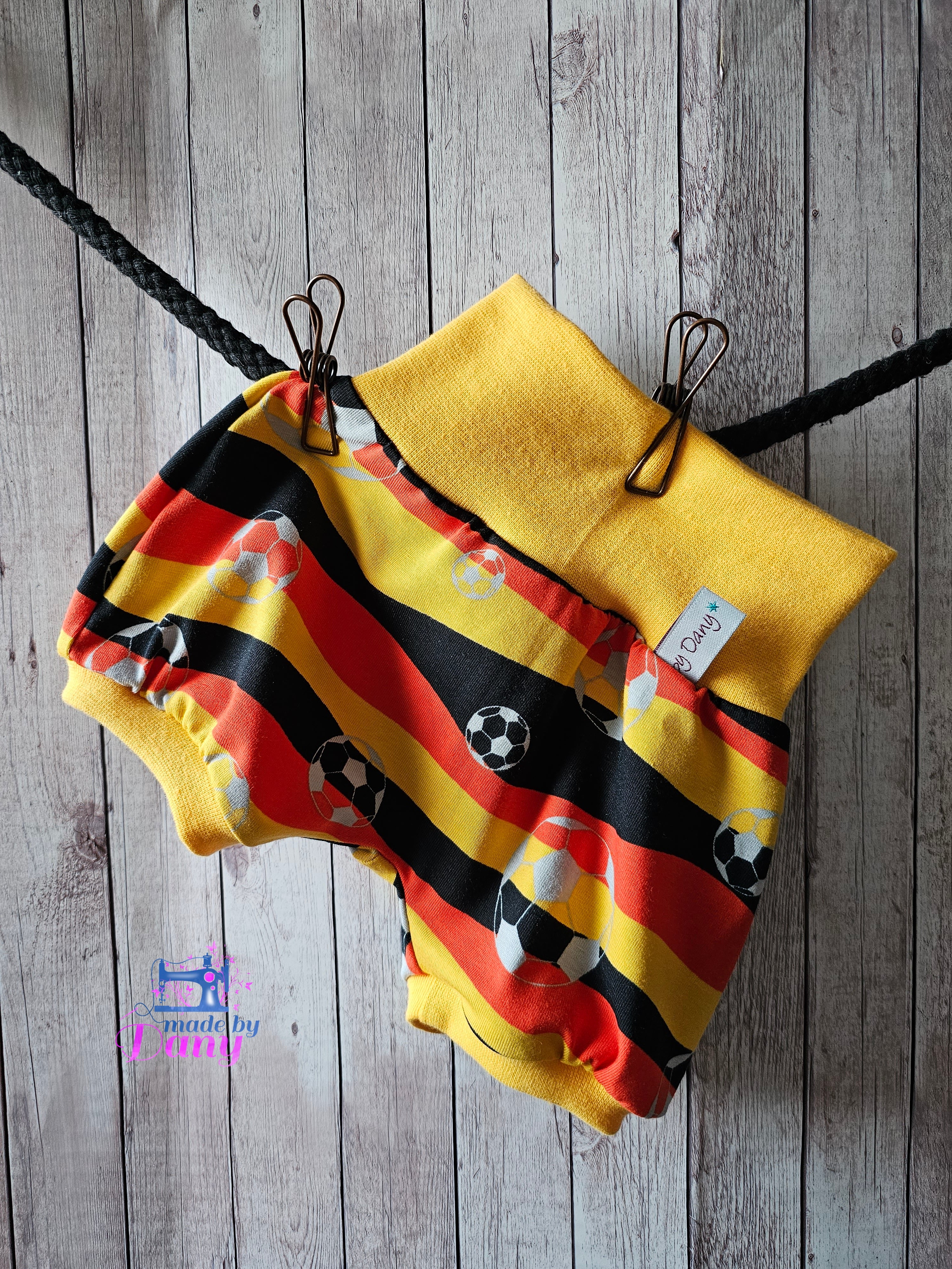 Pumphosen Kurz 2.0 ohne Hosentaschen Fussball schwarz, orange-rot, gelb 68