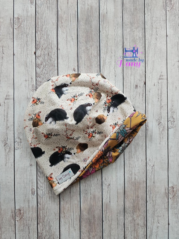 Wendebeanie Dachs und Igel, Boom Senf Blossom by brinarina ca. 50-52 cm