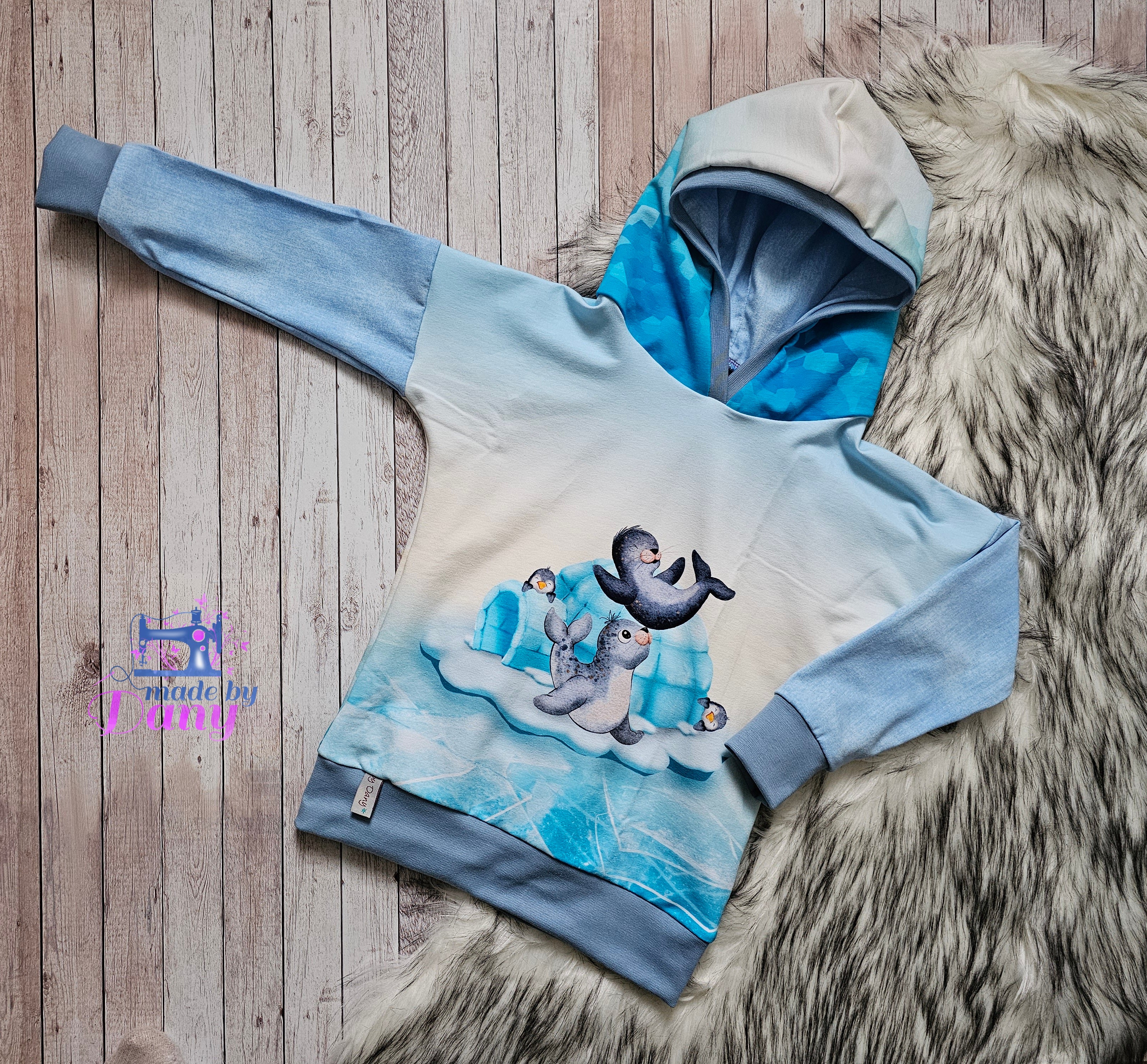 Kapuzenpullover Pingu auf Eis 110