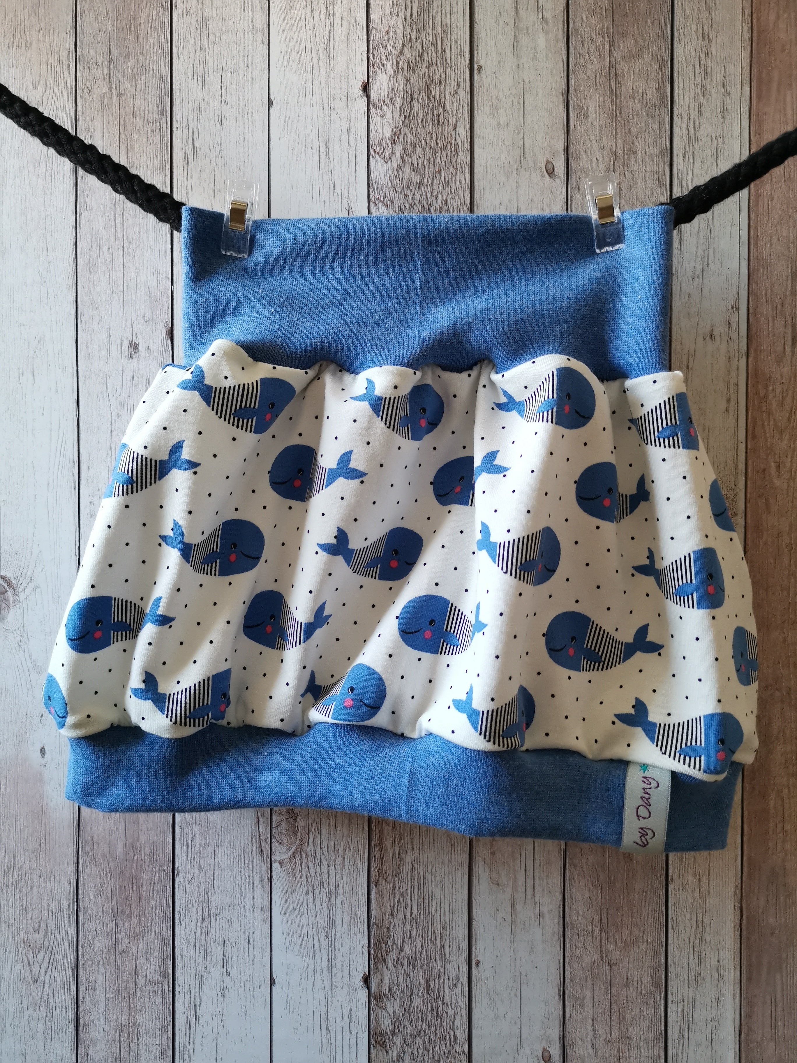 Ballonrock Wal auf weiss 86