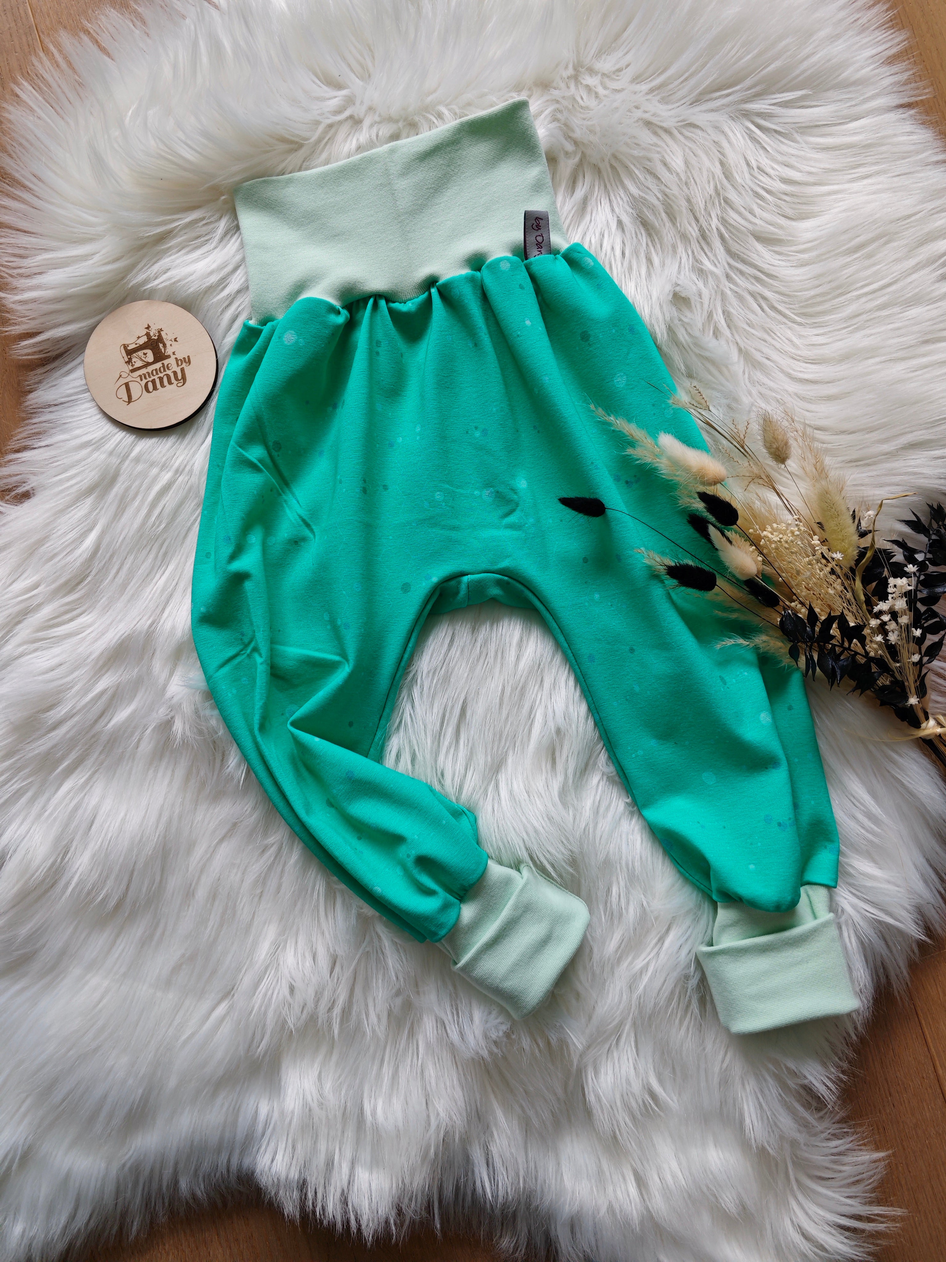 Pumphosen lang mintgrün mit Punkten 98/104