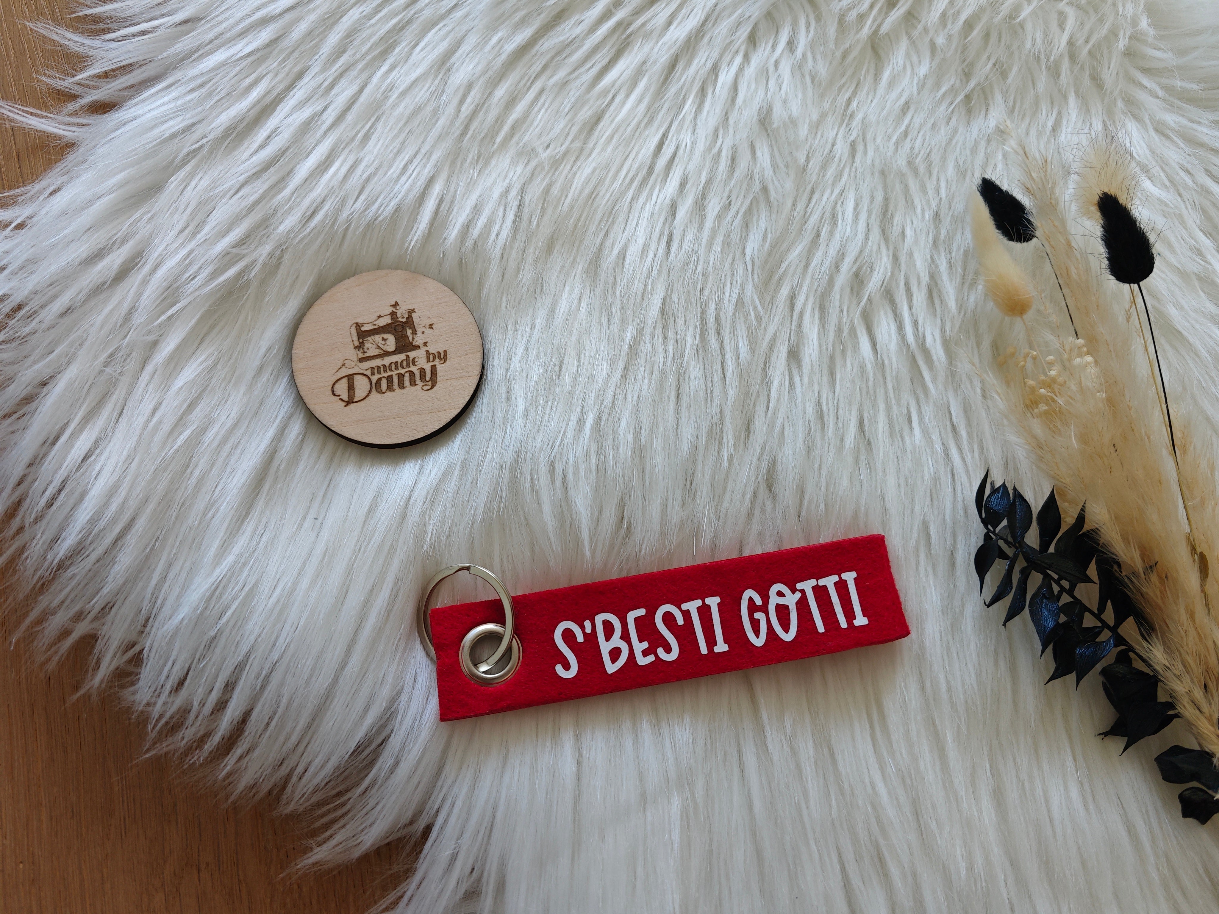 Filz Schlüsselanhänger s'Besti Gotti - rot