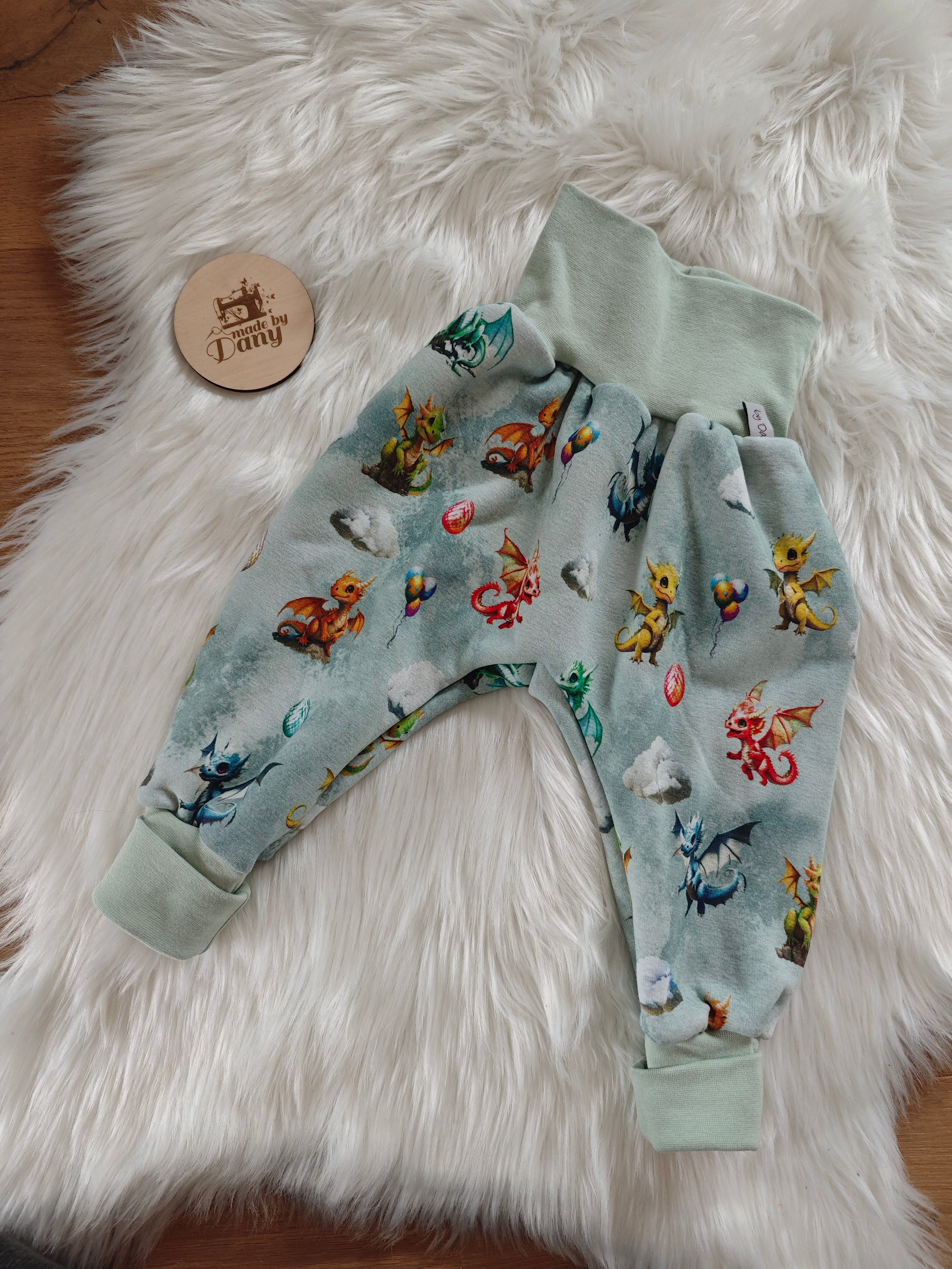 Pumphosen lang Drachen auf mint 86/92