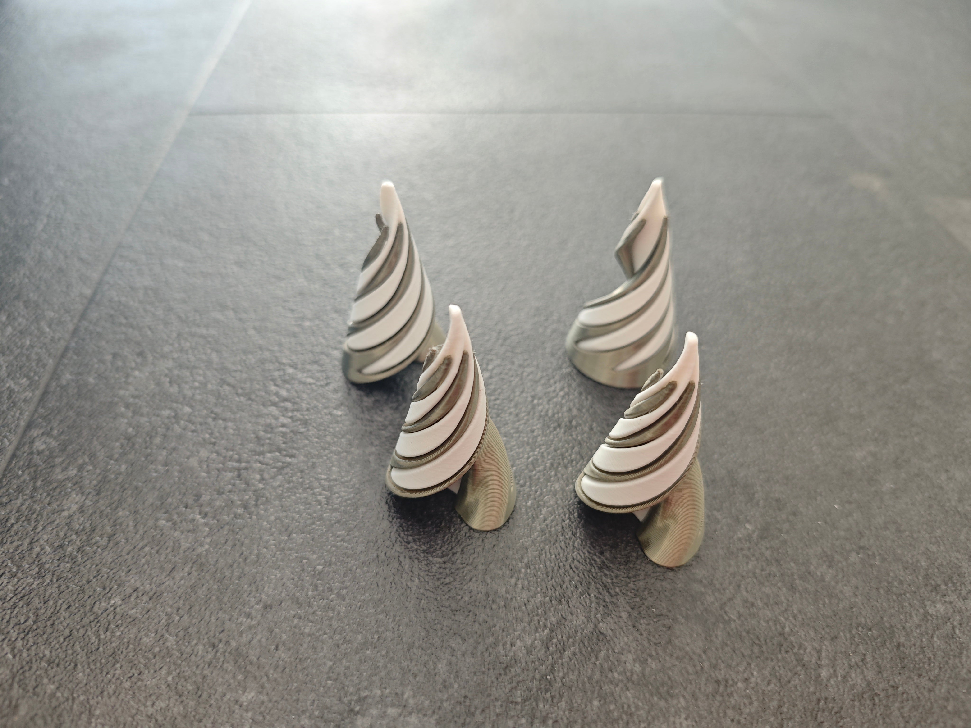 Unmöglicher gespleißte Kegel bronze, weiss