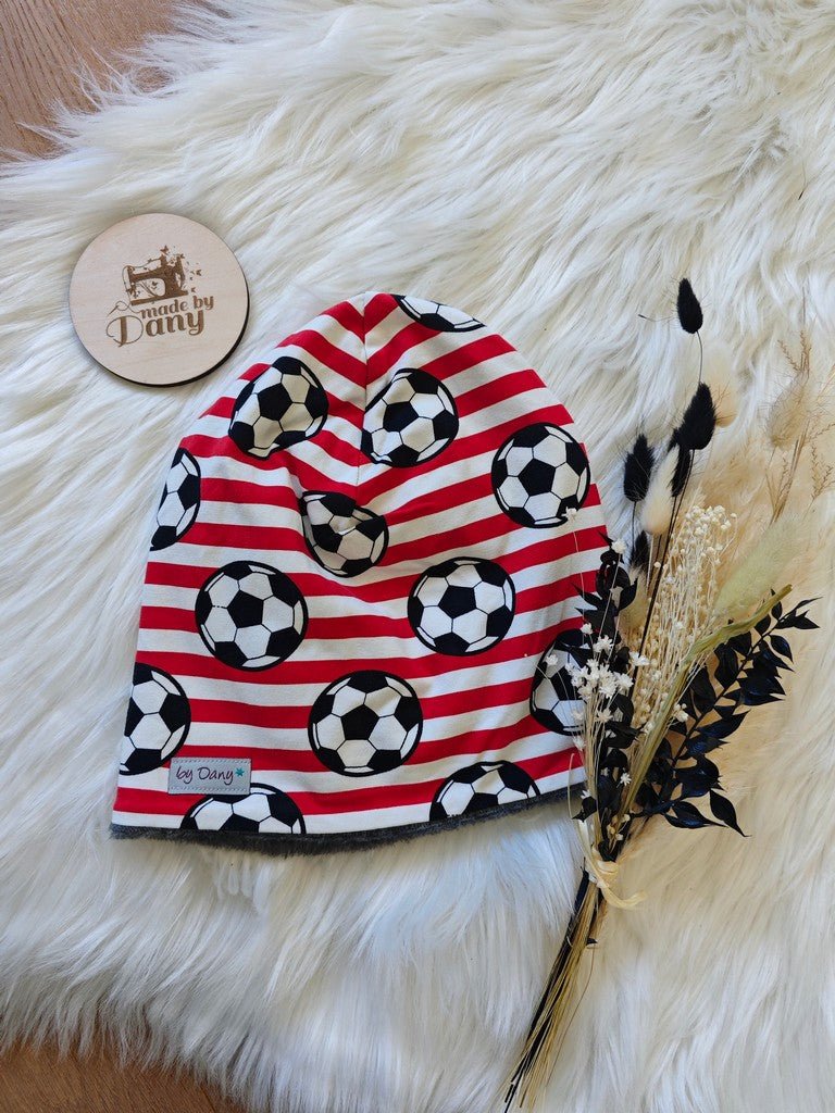 Beanie innen gefüttert Fussball rot ca. 54 cm