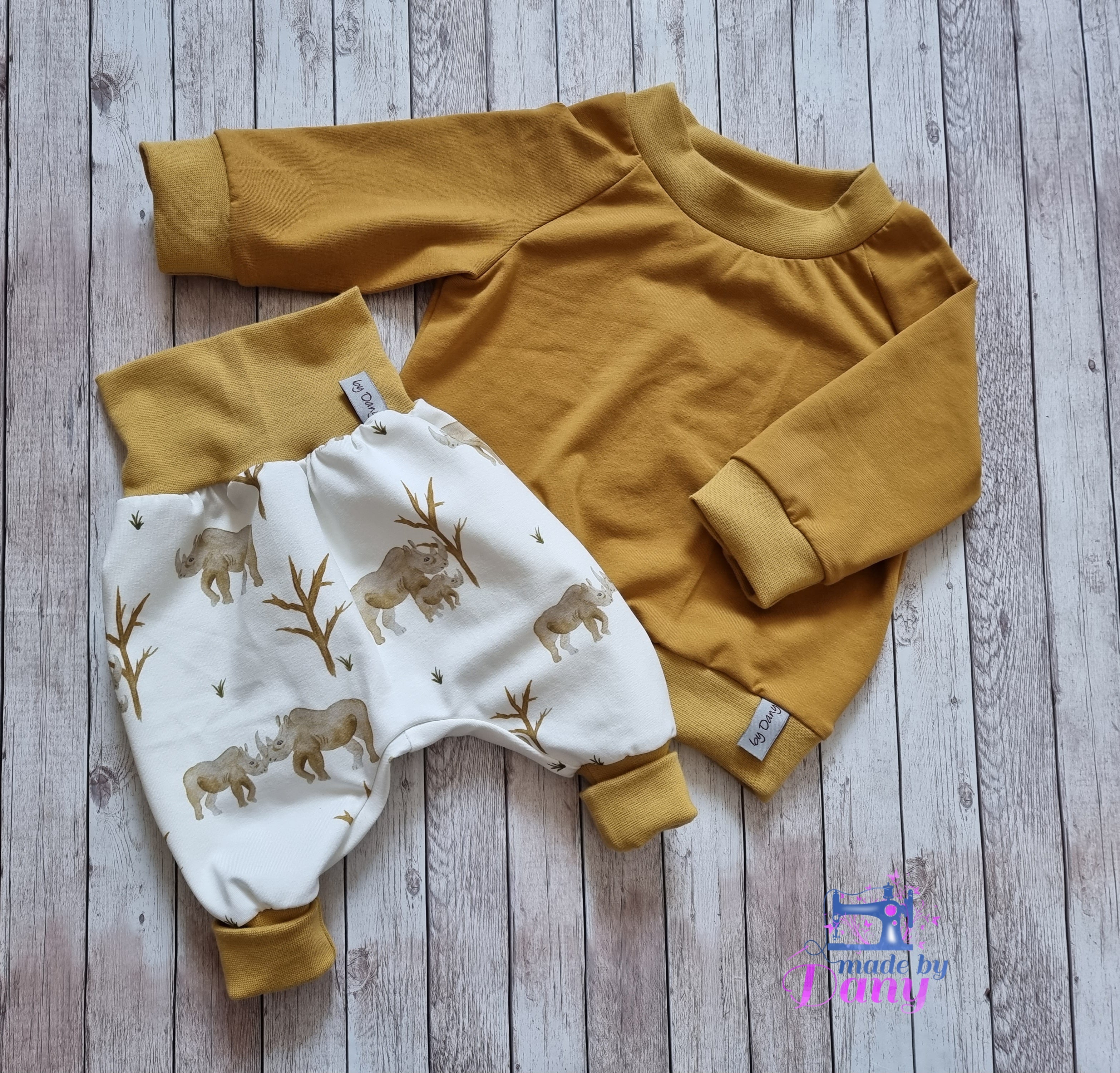 Set Nashorn mit Baby 1x Pumphose lang (62/68) & 1x Pullover (68)