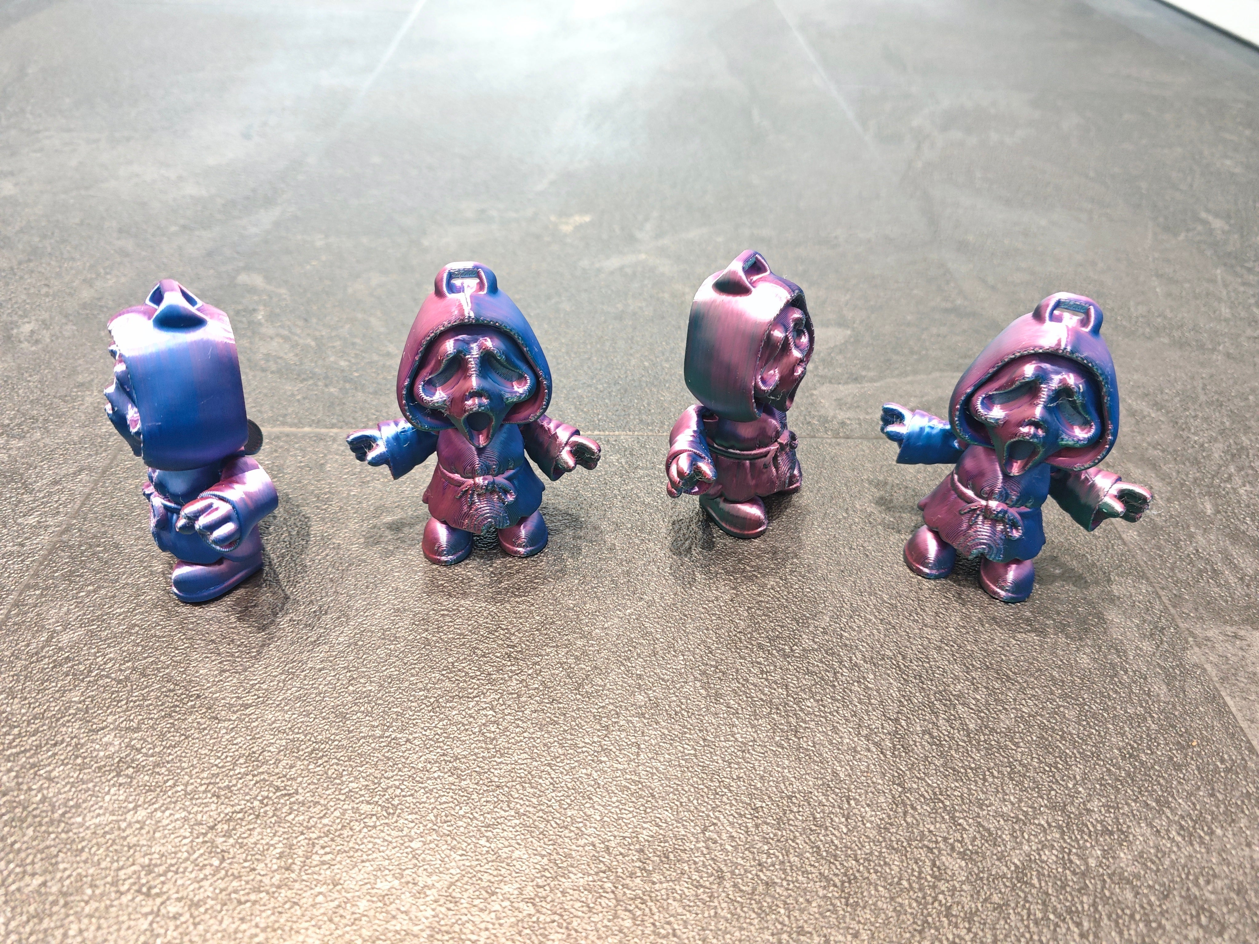 Schlüsselanhänger Scary rot blau grün