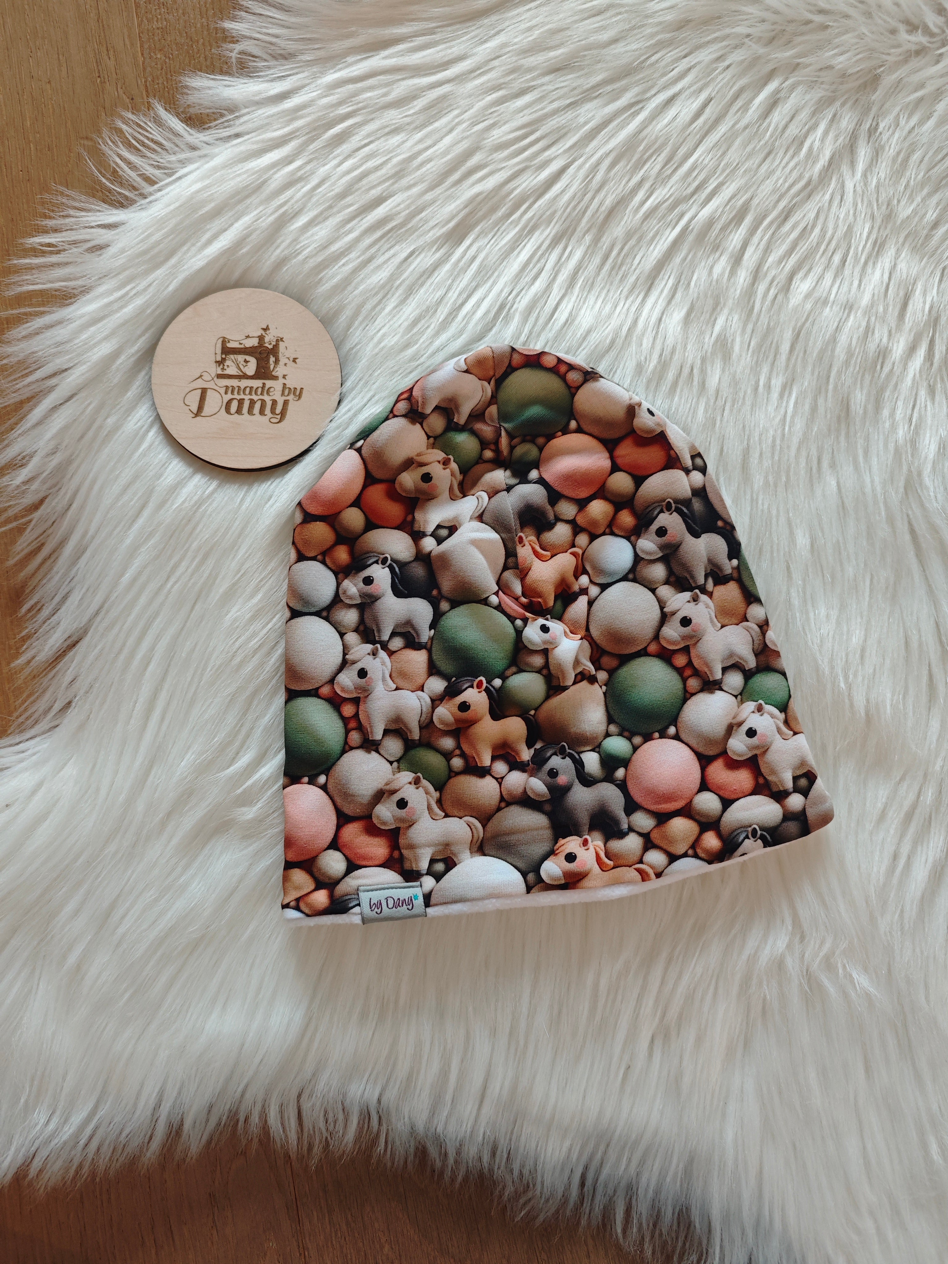 Beanie innen gefüttert Pferde im Bällenbad ca. 48 cm