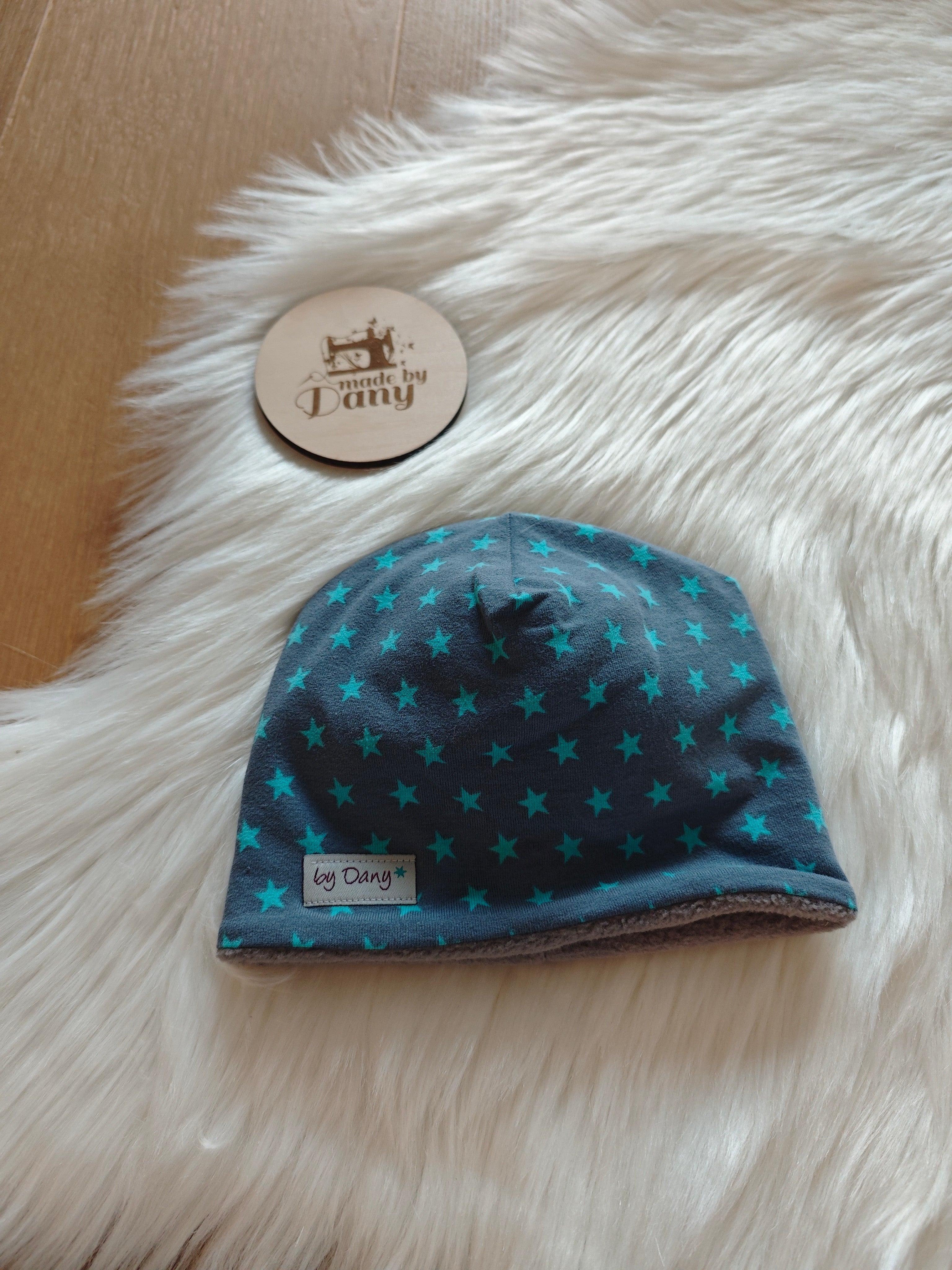 Beanie innen gefüttert minte Sterne auf grau ca. 39-42 cm