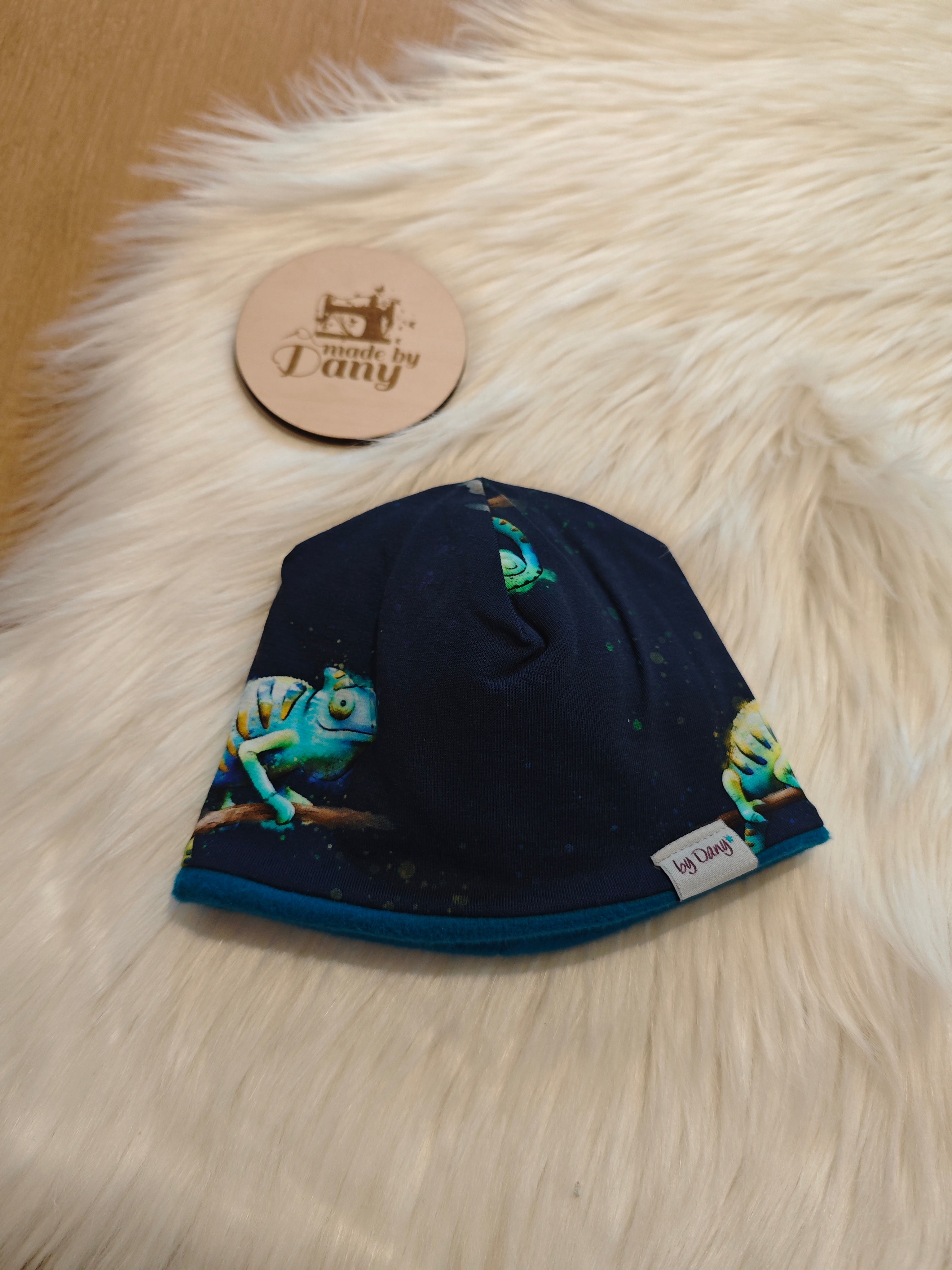 Mütze Jersey Chamäleon auf dunkelblau ca. 37-38 cm