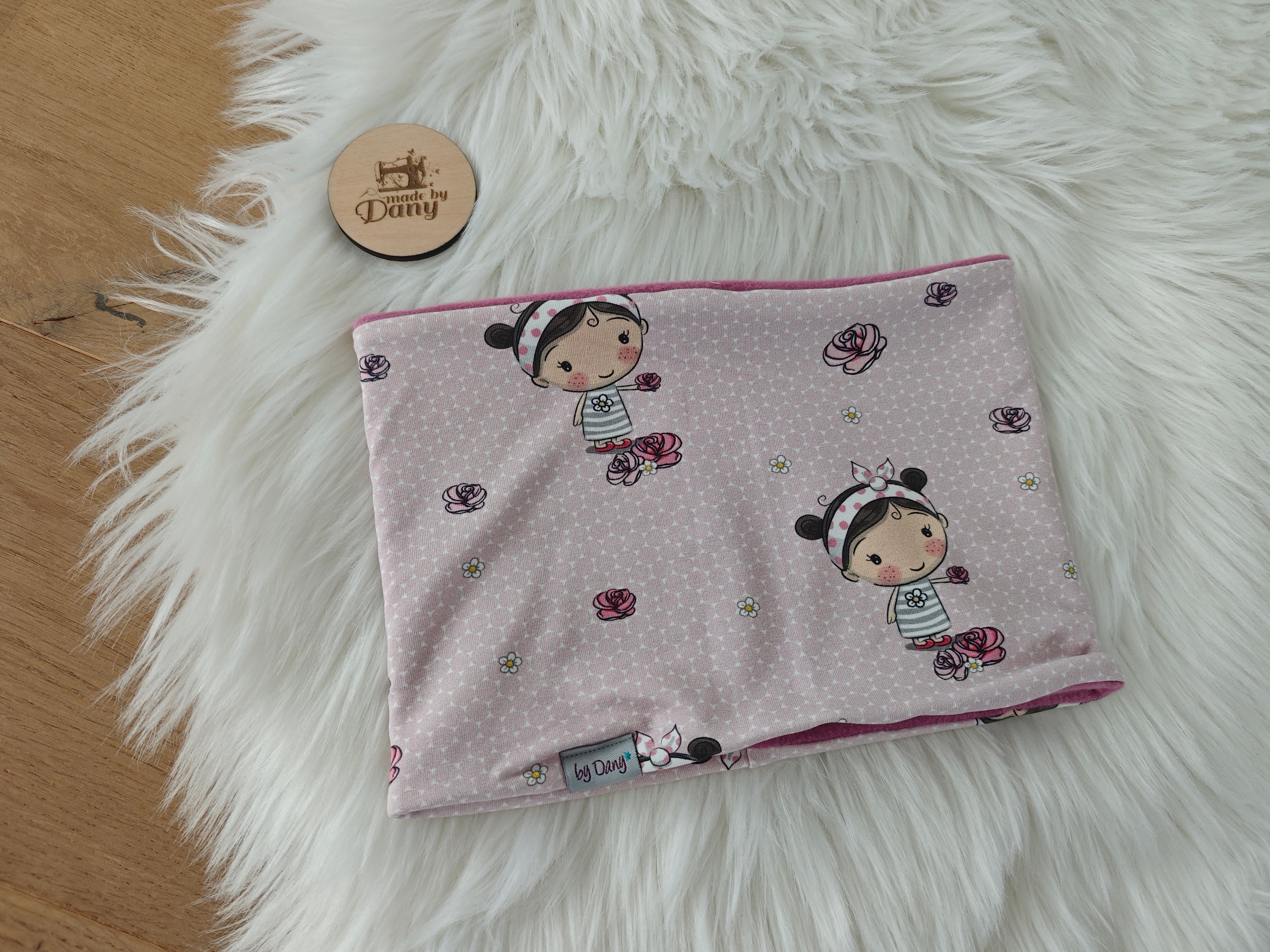 Loop innen gefüttert Mädchen mit Rose ca. 50 cm